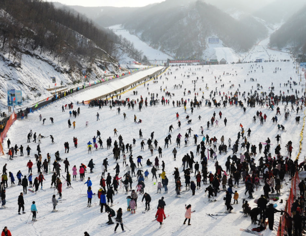 西嶺雪山滑雪場