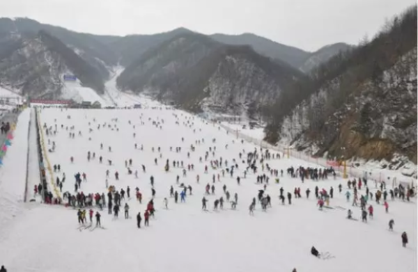 西嶺雪山滑雪場